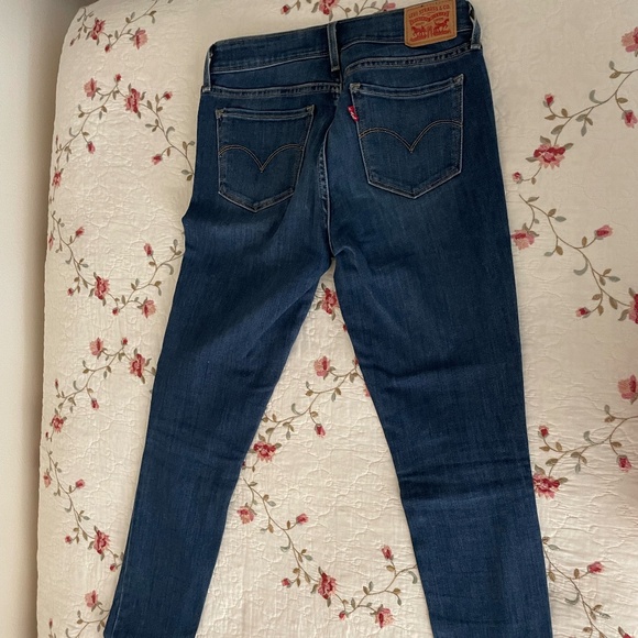 Levi's 711 Skinny Jeans - Picture 2 of 4